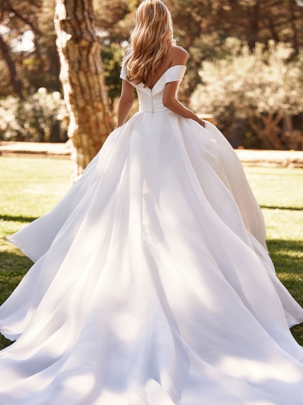 Pronovias 2024